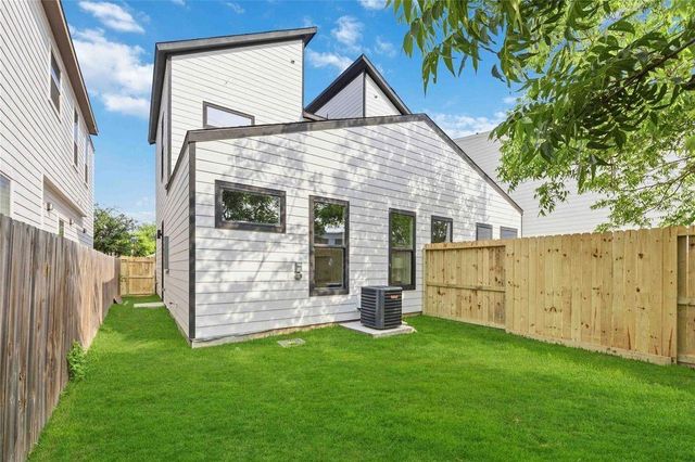 7130 Saint Augustine Street B, Houston, TX 77021