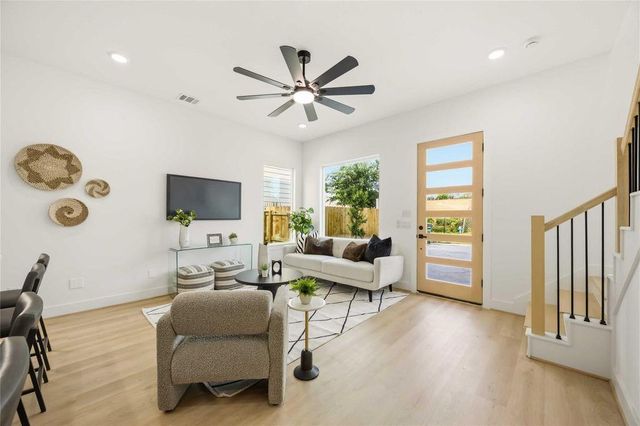 7130 Saint Augustine Street B, Houston, TX 77021