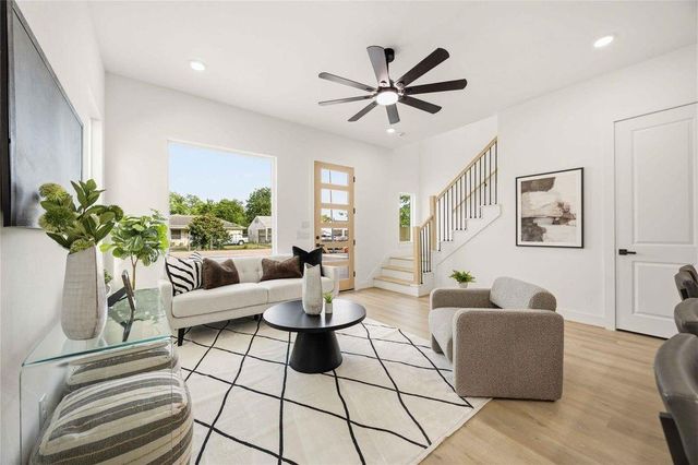 7130 Saint Augustine Street B, Houston, TX 77021