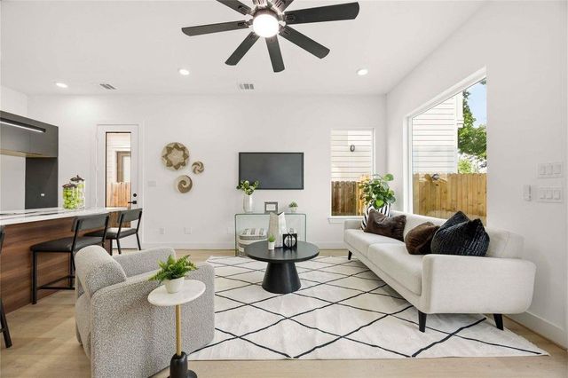 7130 Saint Augustine Street B, Houston, TX 77021