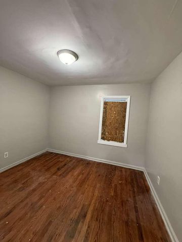 11704 Greenview Avenue, Detroit, MI 48228