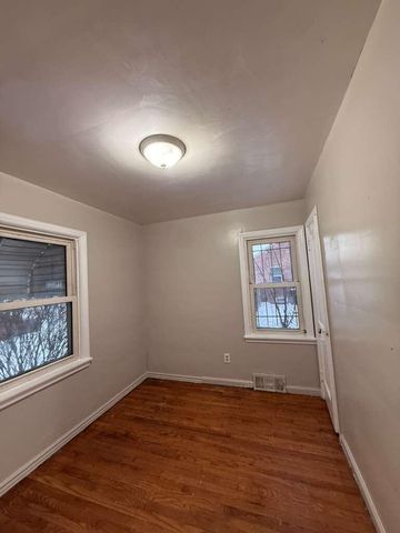 11704 Greenview Avenue, Detroit, MI 48228