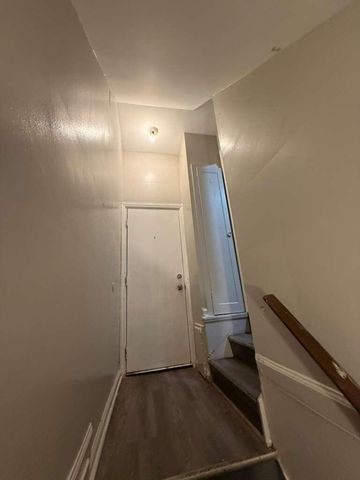 11704 Greenview Avenue, Detroit, MI 48228