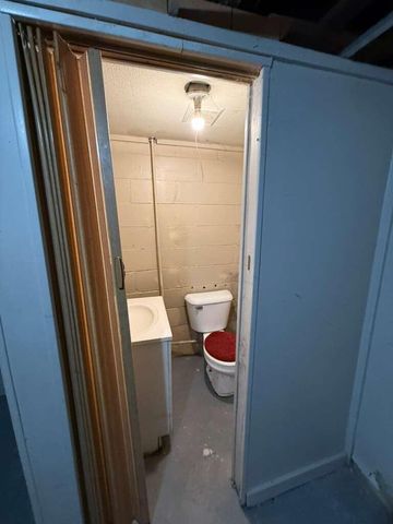 11704 Greenview Avenue, Detroit, MI 48228