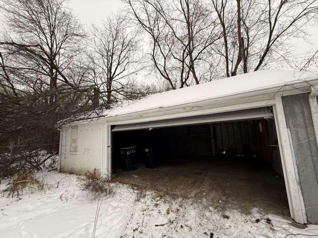 11704 Greenview Avenue, Detroit, MI 48228