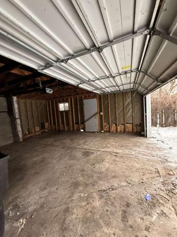 11704 Greenview Avenue, Detroit, MI 48228