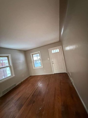 11704 Greenview Avenue, Detroit, MI 48228