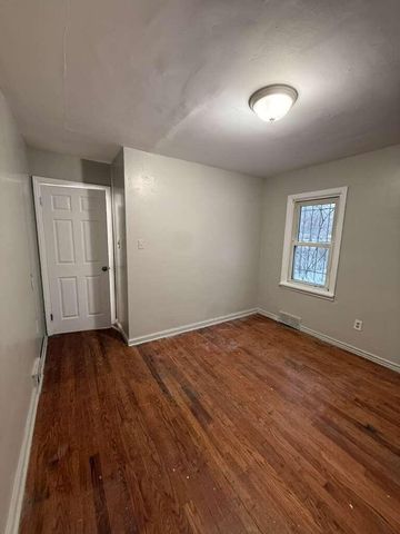 11704 Greenview Avenue, Detroit, MI 48228