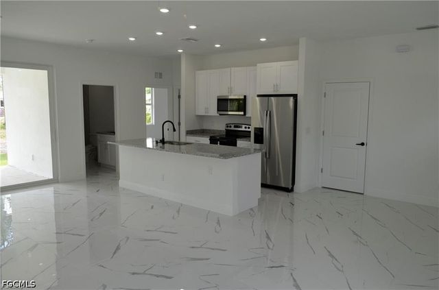 2611 Carol PL, Lehigh Acres, FL 33971