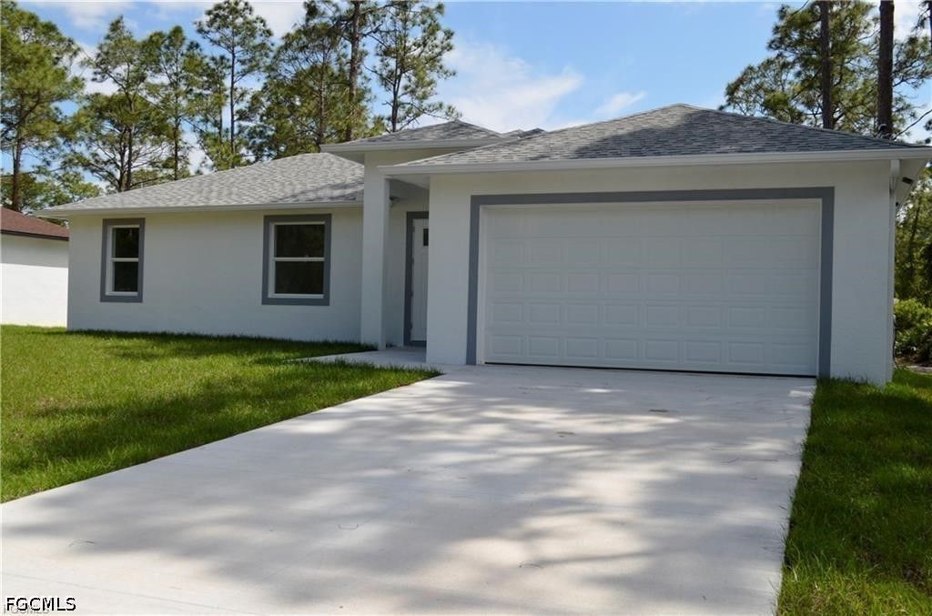 2611 Carol PL, Lehigh Acres, FL 33971