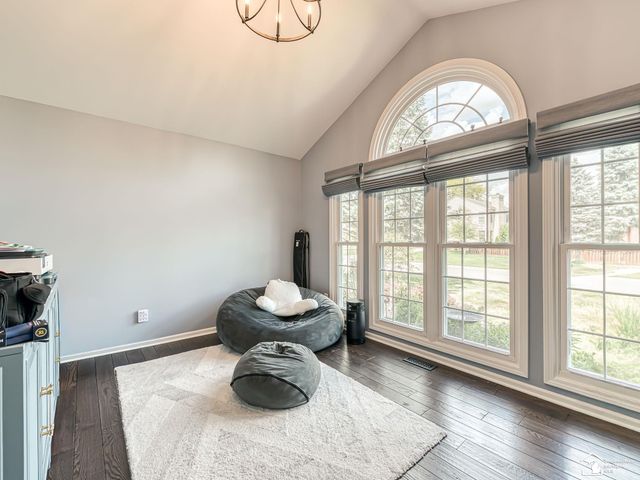 816 Regents Park Drive, Monroe, MI 48161