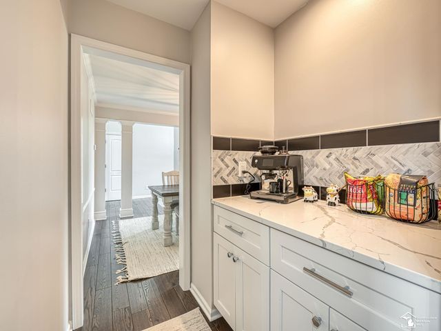 816 Regents Park Drive, Monroe, MI 48161