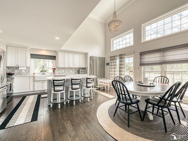 816 Regents Park Drive, Monroe, MI 48161