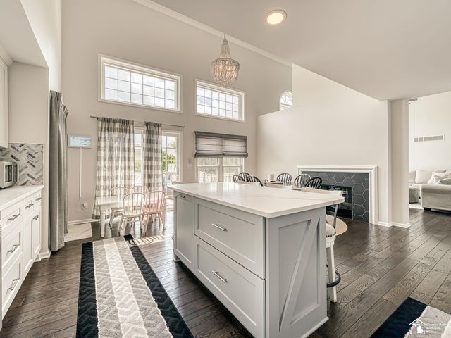 816 Regents Park Drive, Monroe, MI 48161