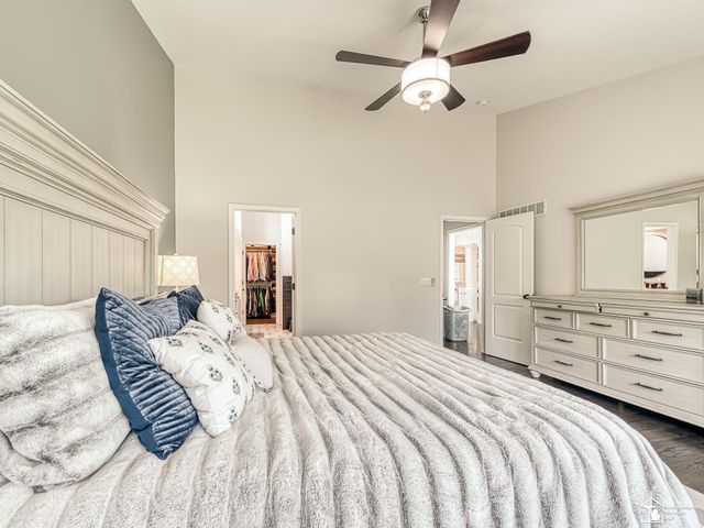 816 Regents Park Drive, Monroe, MI 48161
