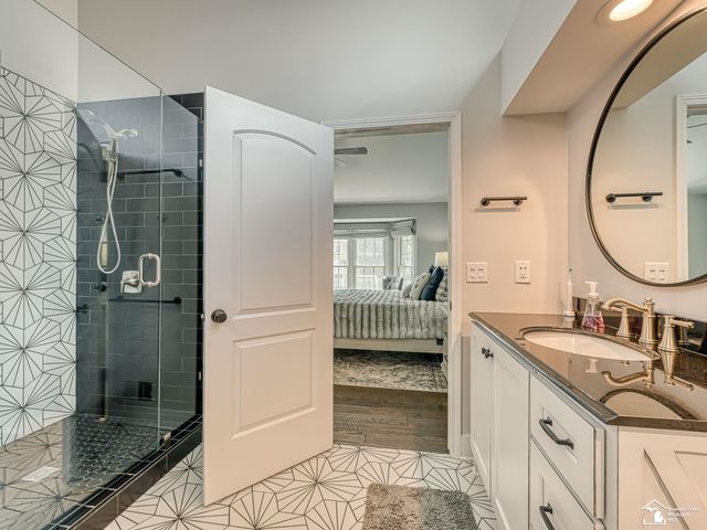 816 Regents Park Drive, Monroe, MI 48161