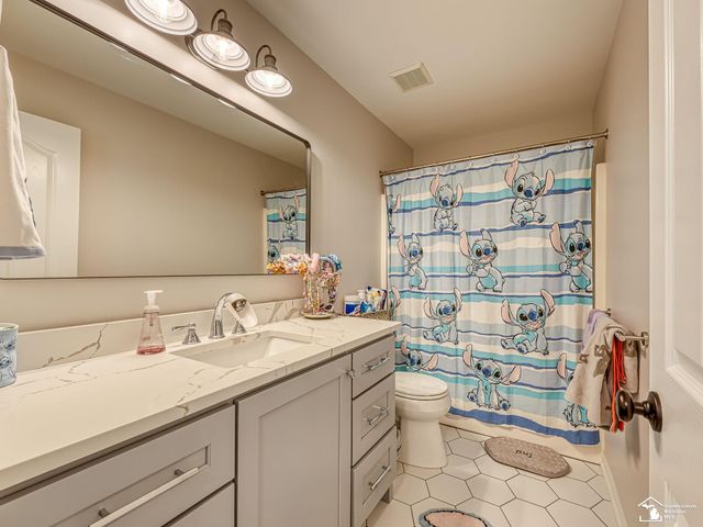 816 Regents Park Drive, Monroe, MI 48161