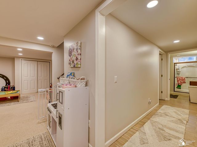 816 Regents Park Drive, Monroe, MI 48161