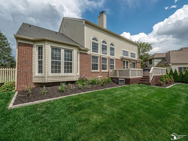 816 Regents Park Drive, Monroe, MI 48161