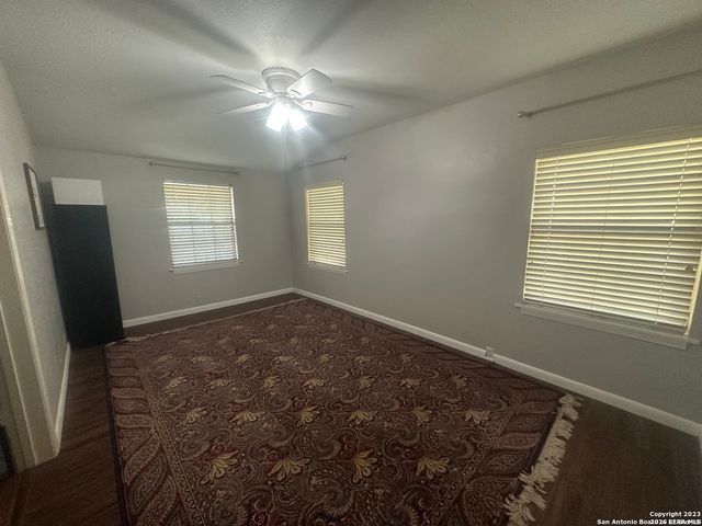 18214 SCENIC LOOP RD, Helotes, TX 78023