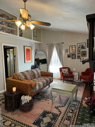 18214 SCENIC LOOP RD, Helotes, TX 78023