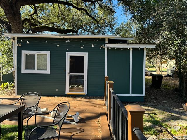 18214 SCENIC LOOP RD, Helotes, TX 78023