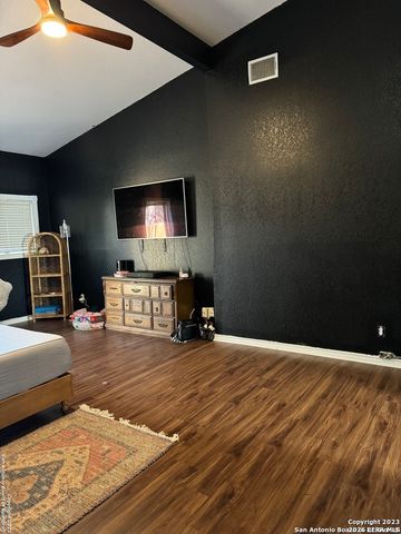 18214 SCENIC LOOP RD, Helotes, TX 78023