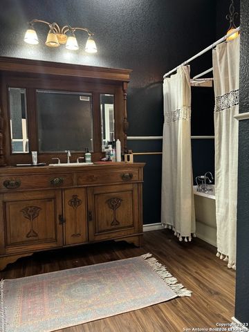 18214 SCENIC LOOP RD, Helotes, TX 78023