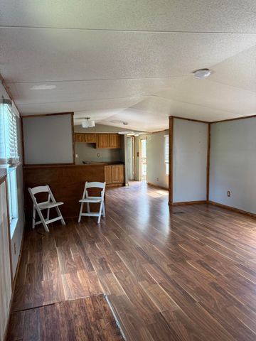 160 E Haynes Street, Vinita, OK 74301