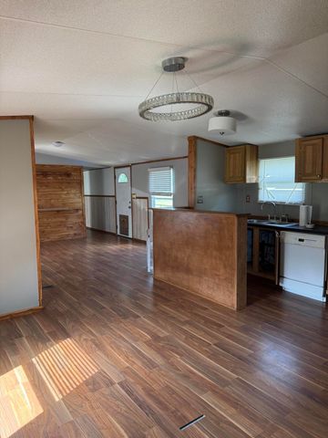 160 E Haynes Street, Vinita, OK 74301