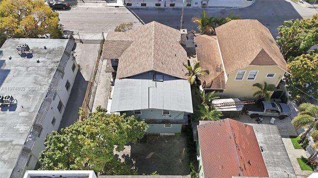 667 NW 1st St, Miami, FL 33128