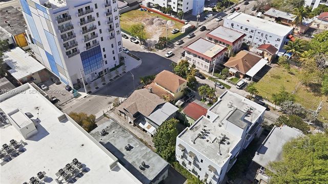 667 NW 1st St, Miami, FL 33128