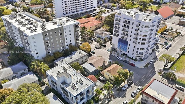 667 NW 1st St, Miami, FL 33128