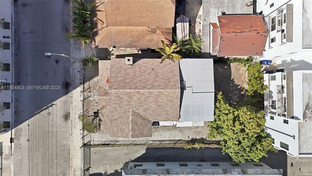 667 NW 1st St, Miami, FL 33128