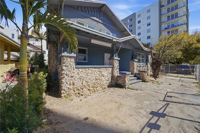 667 NW 1st St, Miami, FL 33128