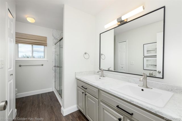 1266 Theresa Drive, Fenton Charter Township, MI 48430