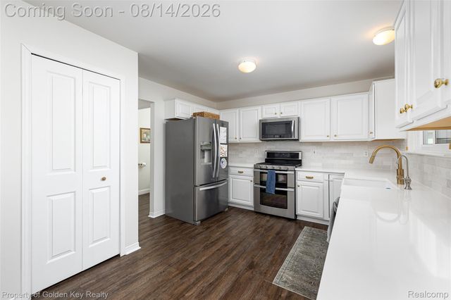 1266 Theresa Drive, Fenton Charter Township, MI 48430