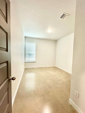 2321 Ocean Ave B, Temple, TX 76501