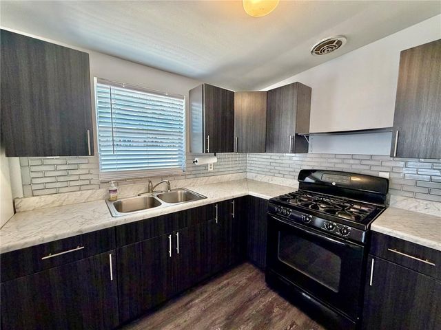 650 NEWTON AVENUE S, St Petersburg, FL 33701