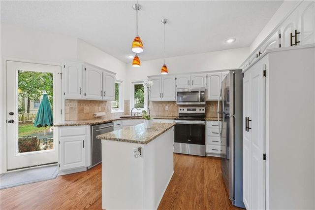 9601 W 129 Street, Overland Park, KS 66213