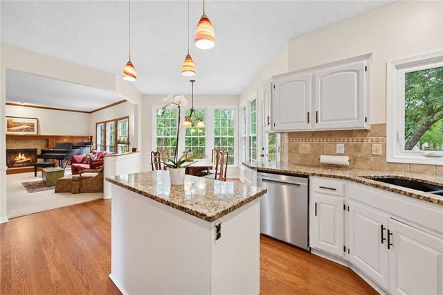 9601 W 129 Street, Overland Park, KS 66213