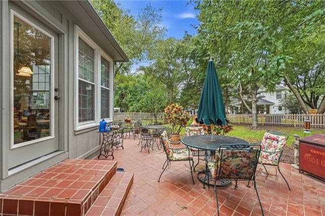 9601 W 129 Street, Overland Park, KS 66213