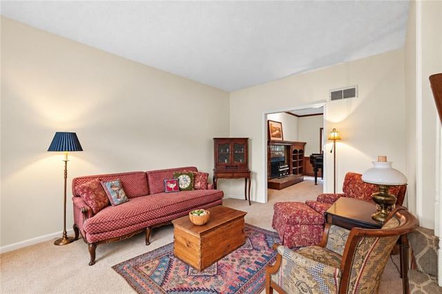 9601 W 129 Street, Overland Park, KS 66213