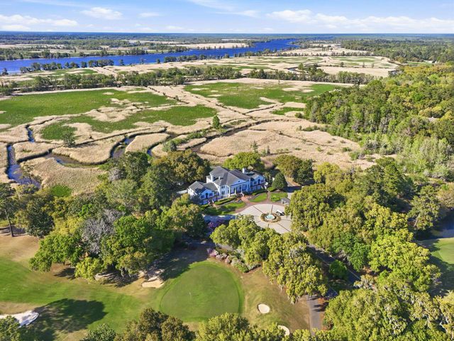 140 Heritage Dr., Pawleys Island, SC 29585