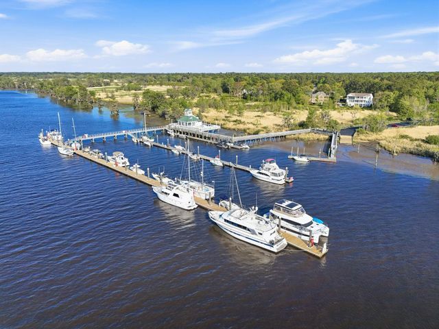 140 Heritage Dr., Pawleys Island, SC 29585