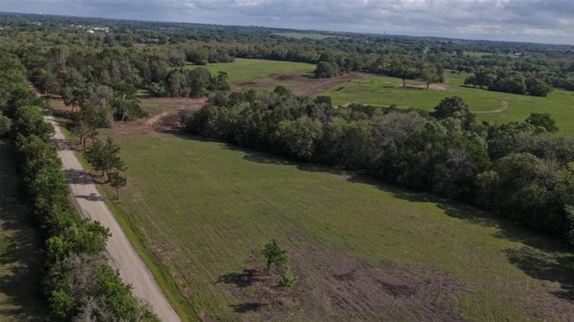 2 Baranowski Road, Brenham, TX 77833