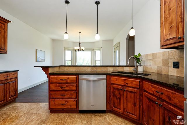 3605 Eastridge Circle, Manhattan, KS 66503