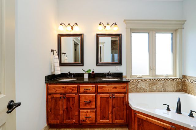 3605 Eastridge Circle, Manhattan, KS 66503