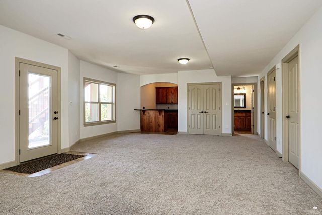 3605 Eastridge Circle, Manhattan, KS 66503