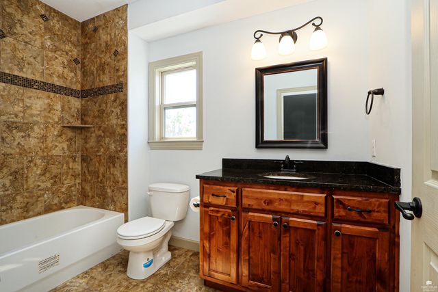 3605 Eastridge Circle, Manhattan, KS 66503
